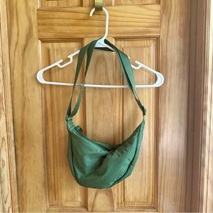 Uniqlo green crossbody bag